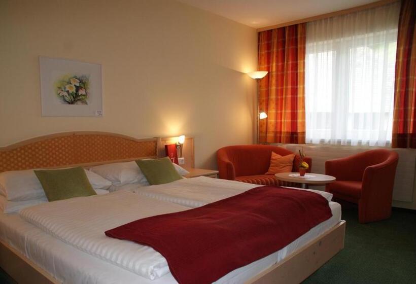 Номер Стандарт с Балконом, Landhotel Restaurant Willingshofer