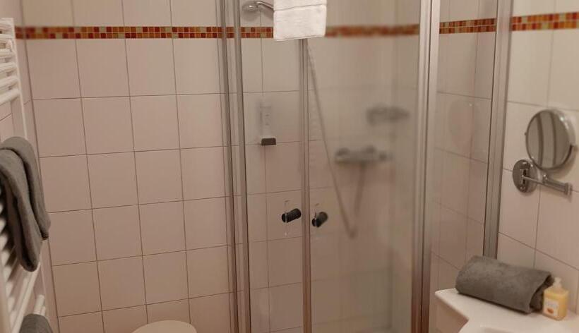 חדר סטנדרט לארבעה, Landhotel Restaurant Willingshofer