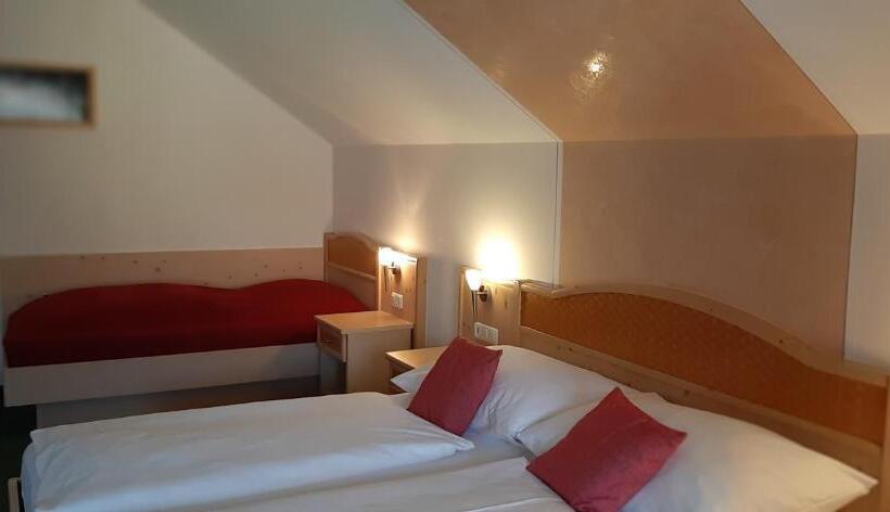 Четырехместный Номер Стандарт, Landhotel Restaurant Willingshofer