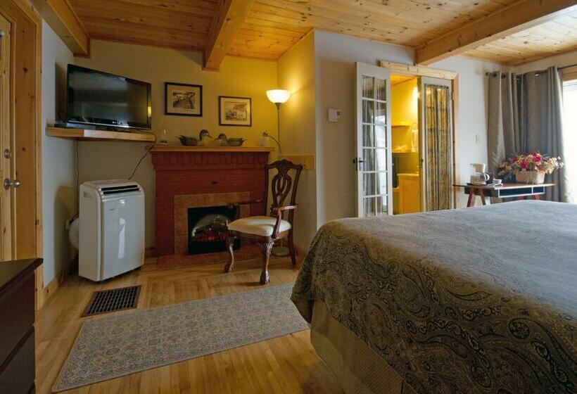 جناح جونيور مزوَّد بتراس, Mackenzie Motel & Cottages