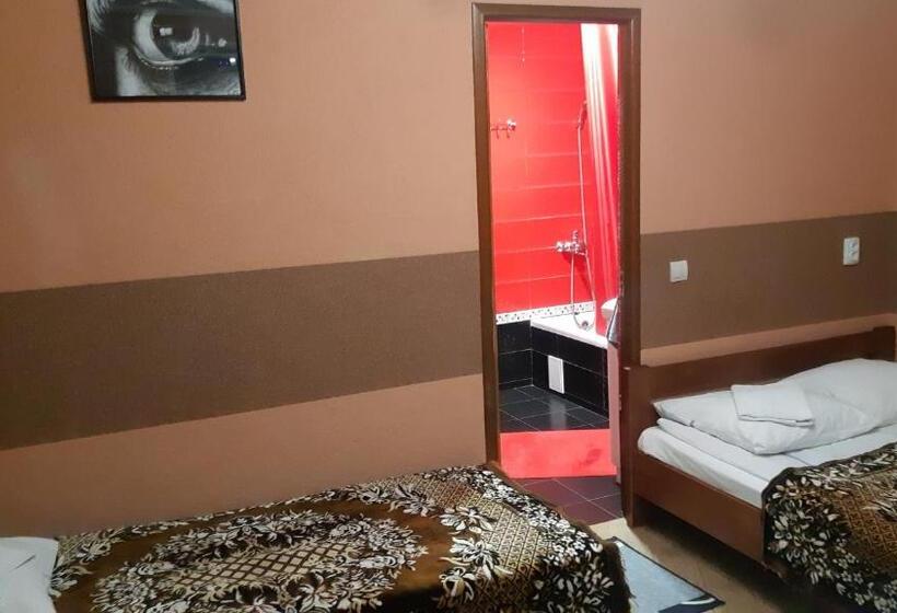 غرفة كومفورت ثلاثية, Dacha Podobovets 127