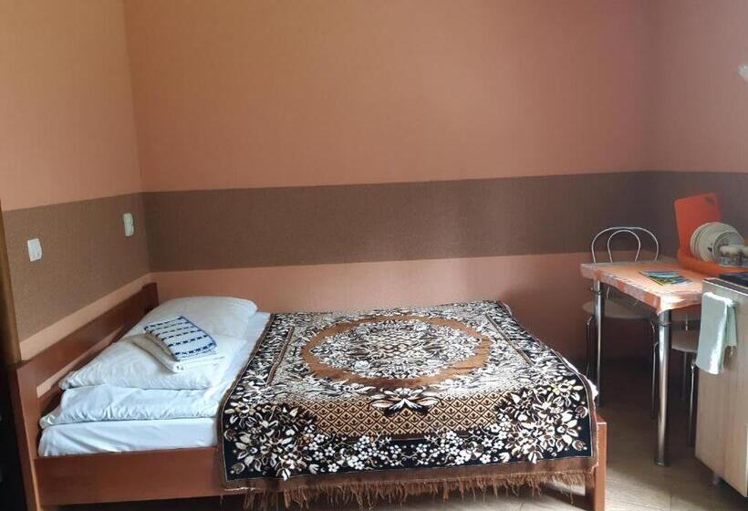 غرفة كومفورت ثلاثية, Dacha Podobovets 127