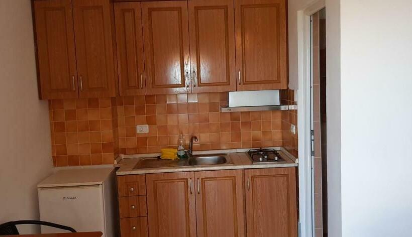 استودیو استاندارد با بالکن, Guesthouse Cathrine