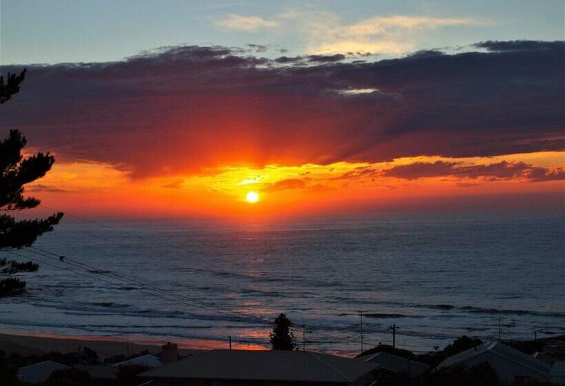 מיטת קינג בסוויטה, Castaways Apollo Bay