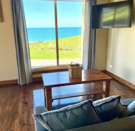 מיטת קינג בסוויטה, Castaways Apollo Bay