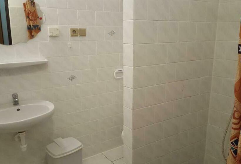 Standard Szoba, Camelot