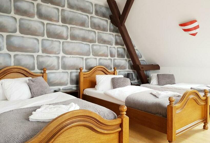 Háromágyas Deluxe Szoba, Camelot