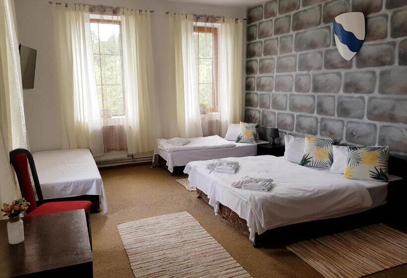 Háromágyas Standard Szoba, Camelot