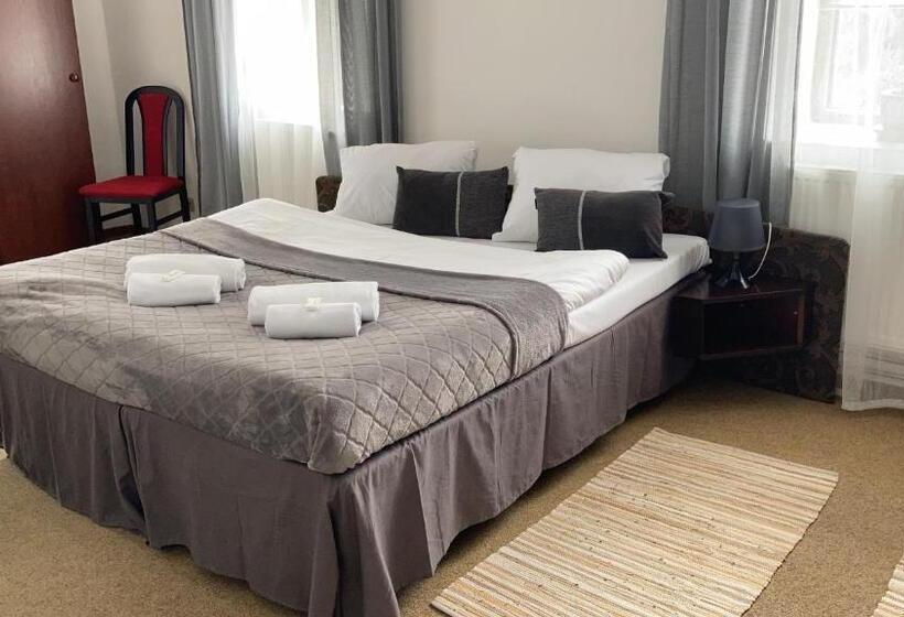 Family Suite, Camelot