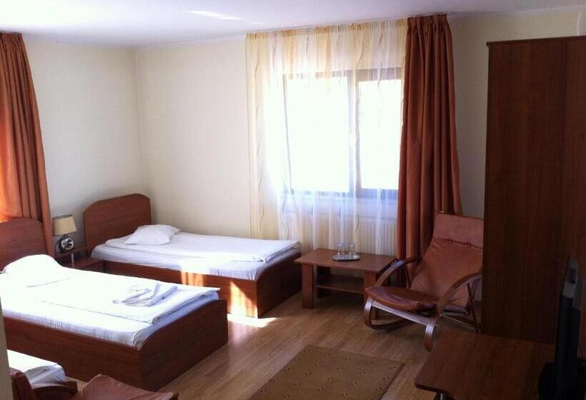 스탠다드 트리플 룸, Jrb