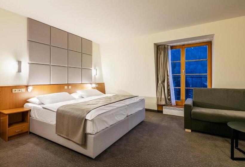 חדר סטנדרט, Ostrov