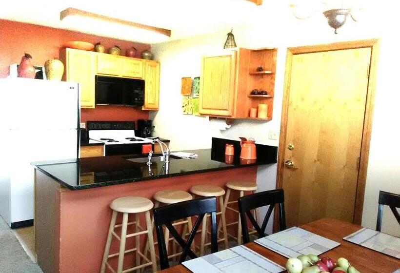 منزل 3 غرف نوم, Jack O Lantern Resort Lodging