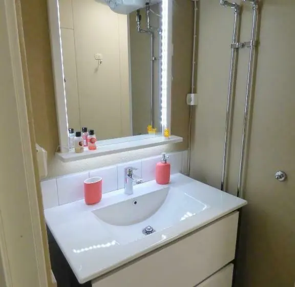 ２ベッドルームハウス, Nya Skogsgården Hostel