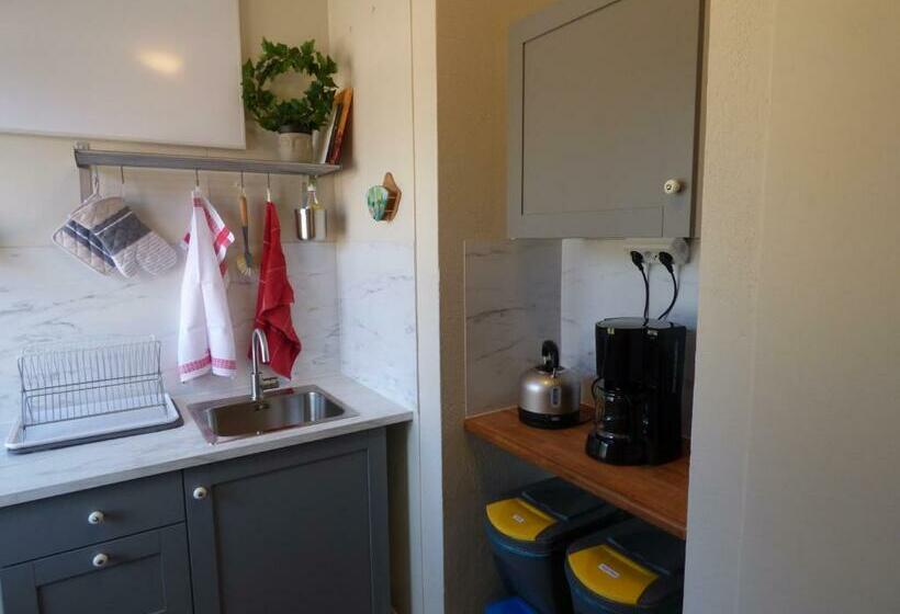 Дом 2 Спальни, Nya Skogsgården Hostel