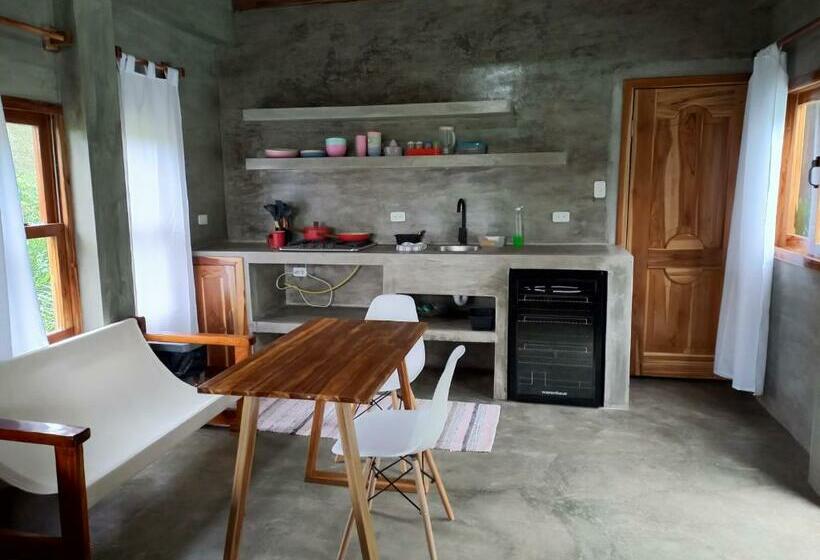 Люкс Повышенной Комфортности, Hermanos Perdidos Surf