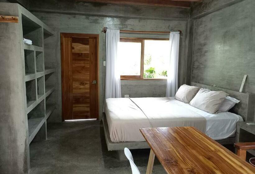 Люкс Повышенной Комфортности, Hermanos Perdidos Surf