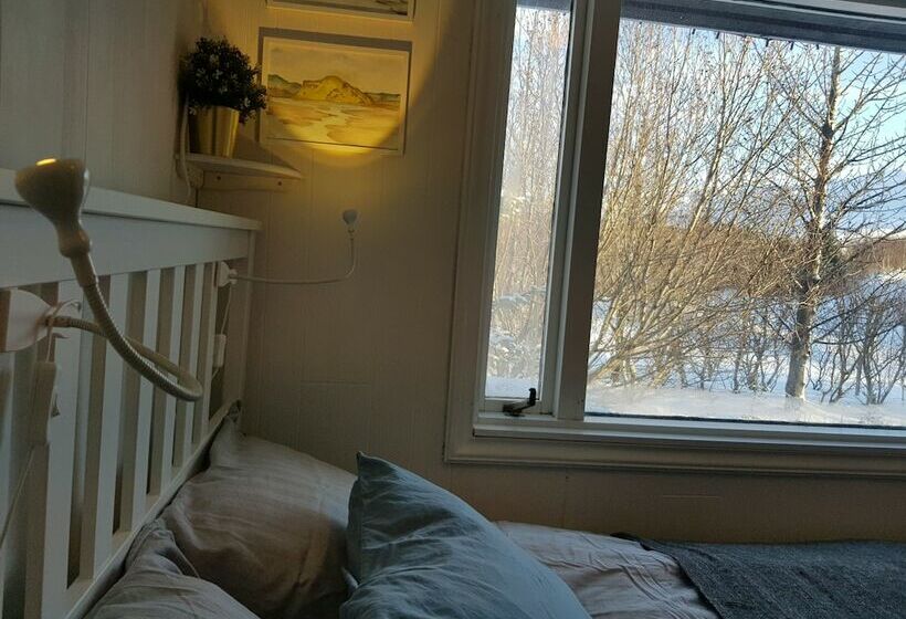 خانه 2 خوابه, Eyja Mörk & Bubble Bedroom