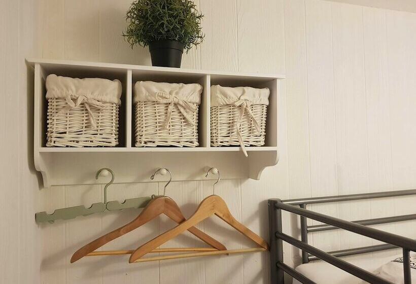 خانه 2 خوابه, Eyja Mörk & Bubble Bedroom