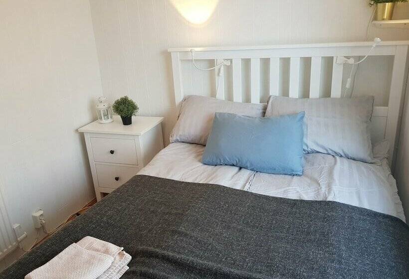 خانه 2 خوابه, Eyja Mörk & Bubble Bedroom