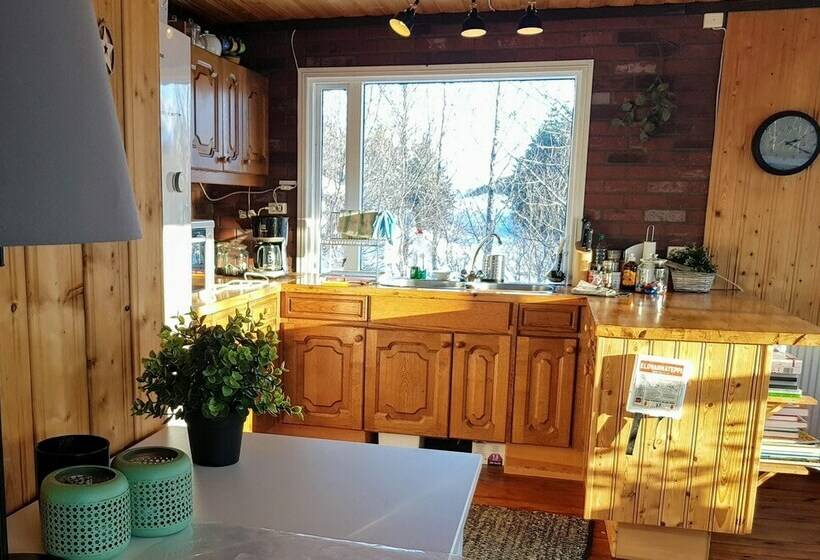 خانه 2 خوابه, Eyja Mörk & Bubble Bedroom