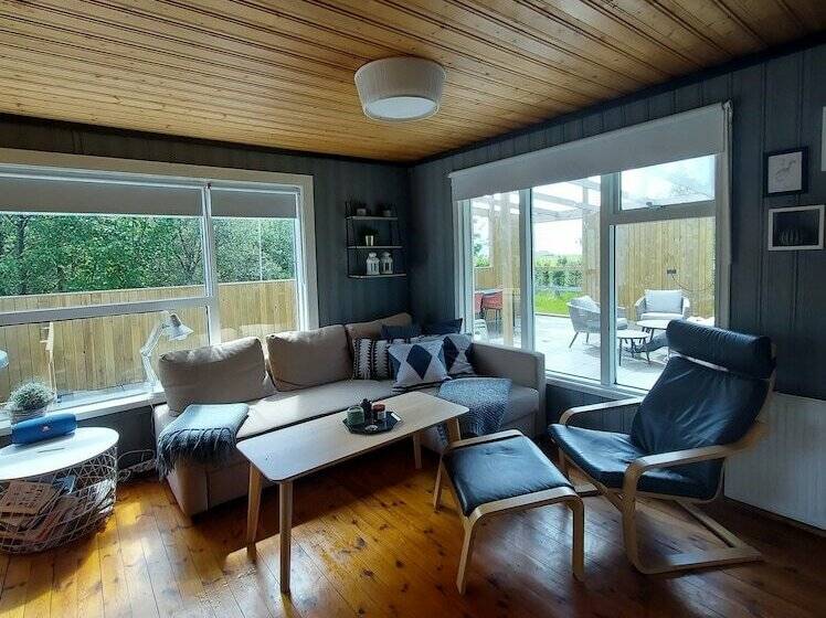 خانه 2 خوابه, Eyja Mörk & Bubble Bedroom