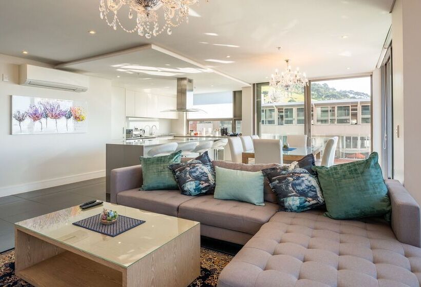 1 Bedroom Penthouse Apartment, Mirage Whosting