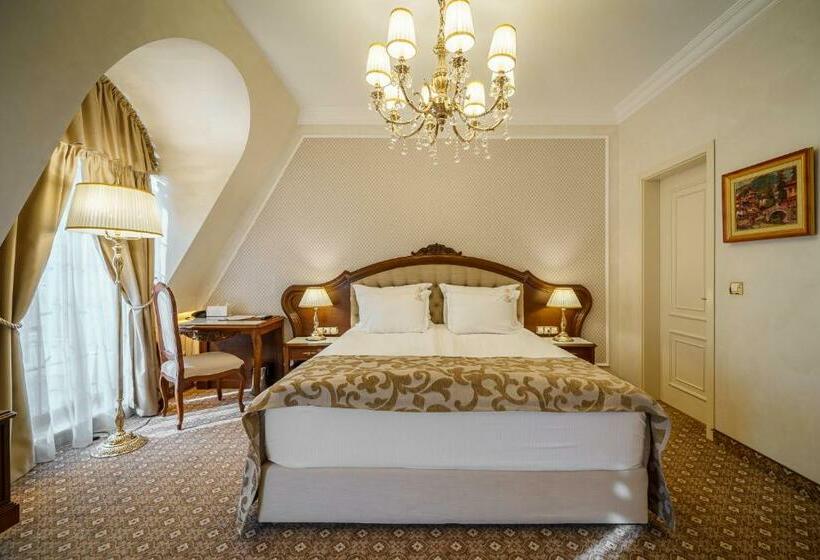 스탠다드 스튜디오, Residence City Garden Certificate Of Excellence 3rd Place In Top 10 Best Five Stars City Hotels Fo