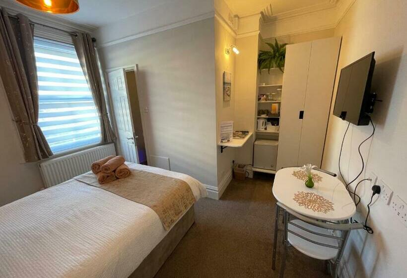 スタンダードルーム, Rivendell Guest House