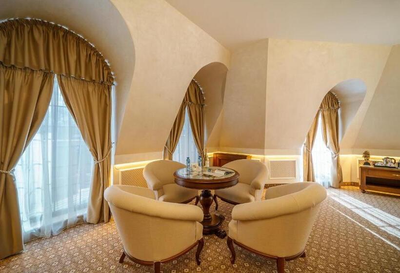 스탠다드 스튜디오, Residence City Garden Certificate Of Excellence 3rd Place In Top 10 Best Five Stars City Hotels Fo