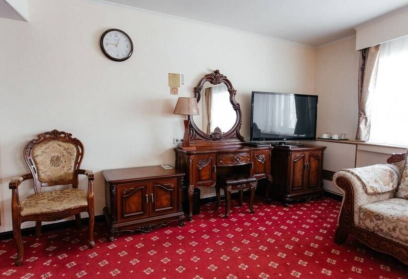 סוויטת ג'וניור, Acfes Seiyo