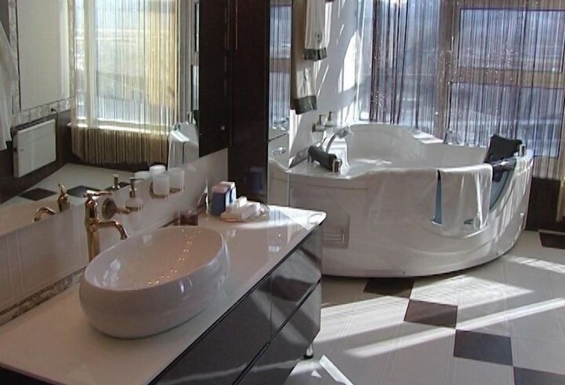 חדר דלוקס, Acfes Seiyo