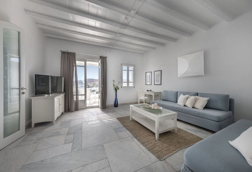 Family Suite, Deliades