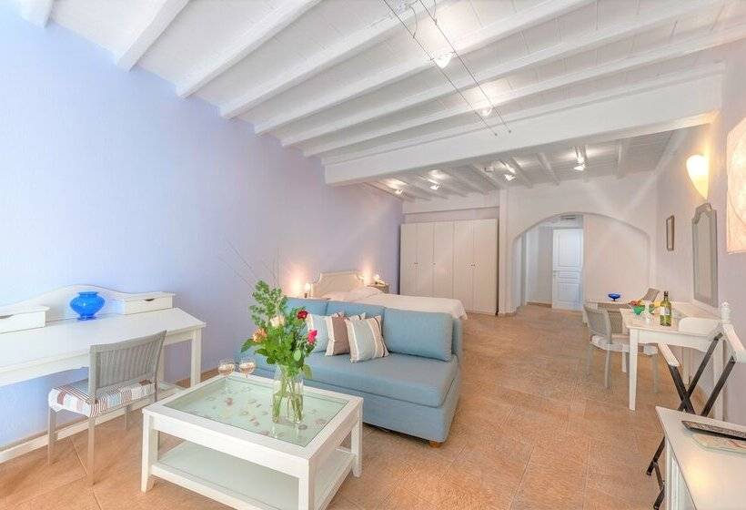 Family Suite, Deliades