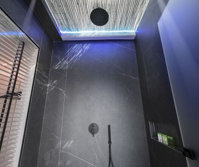 Люкс Вид на Море, Deliades