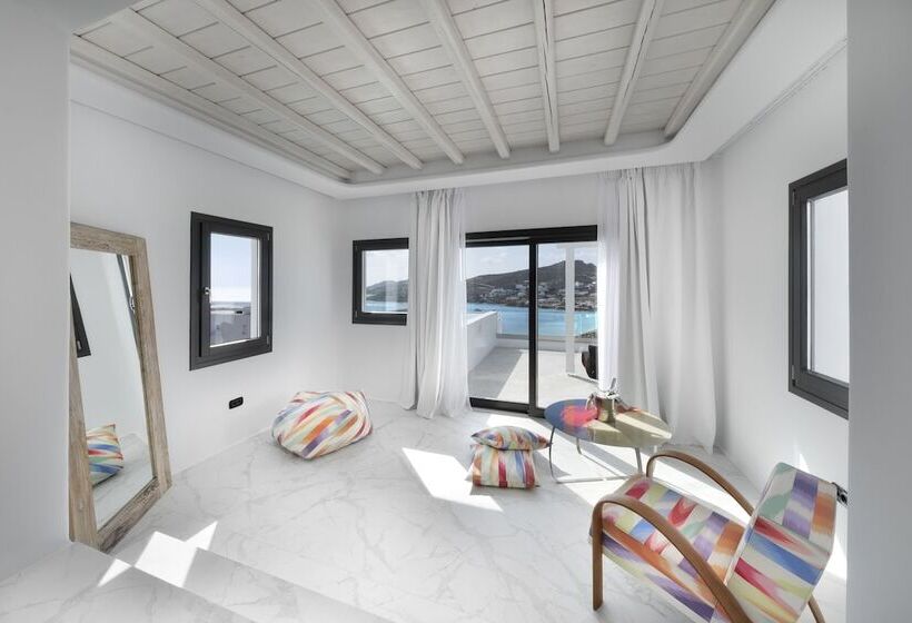 Люкс Вид на Море, Deliades