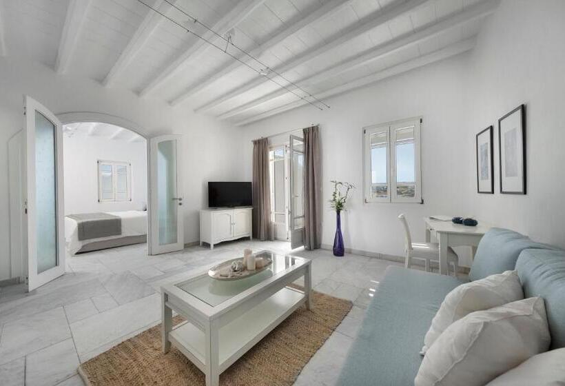 Family Suite, Deliades