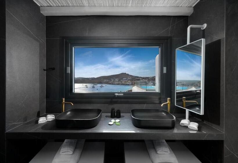 Люкс Вид на Море, Deliades