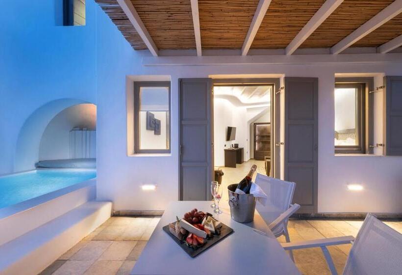 Люкс с Бассейном, Deliades