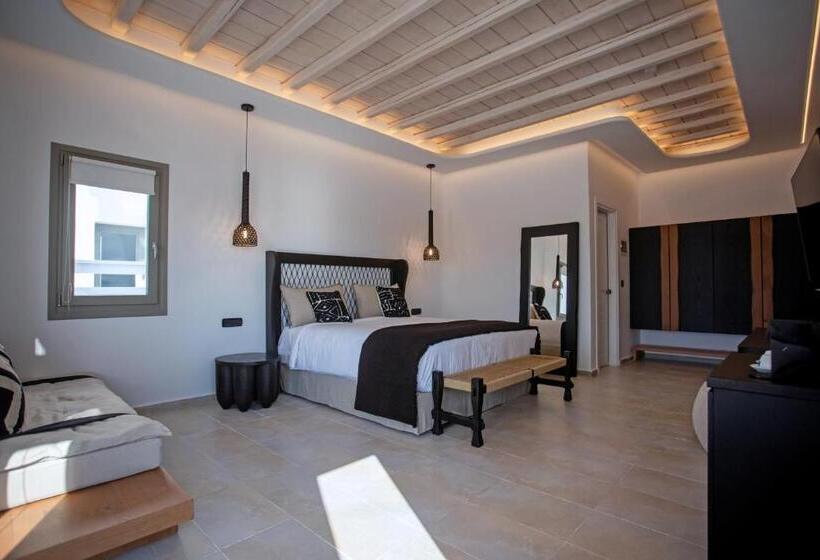 Полулюкс с Бассейном, Deliades