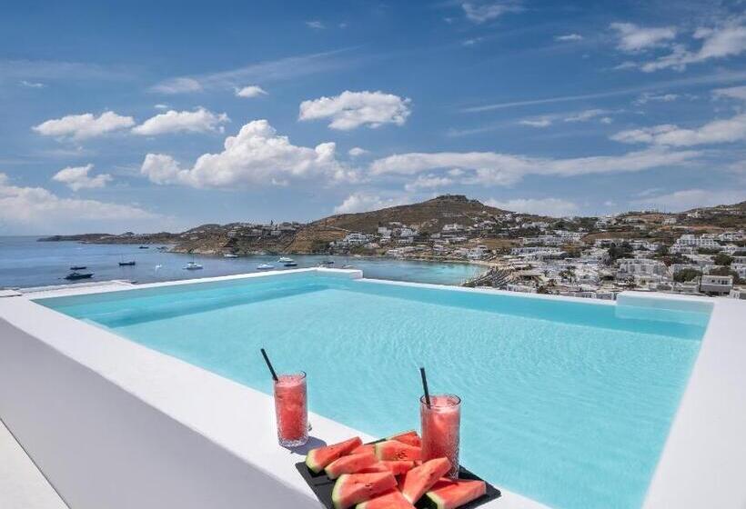 Полулюкс с Бассейном, Deliades