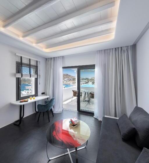 Люкс Вид на Море, Deliades