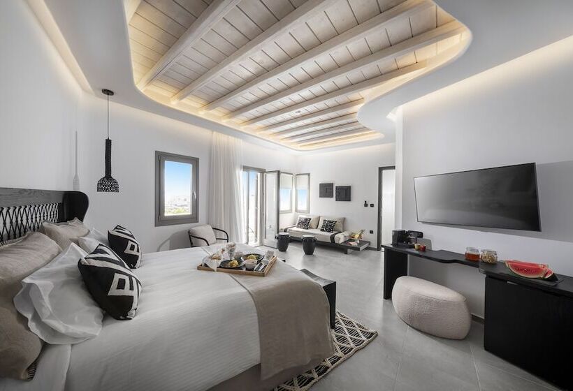 Люкс с Бассейном, Deliades