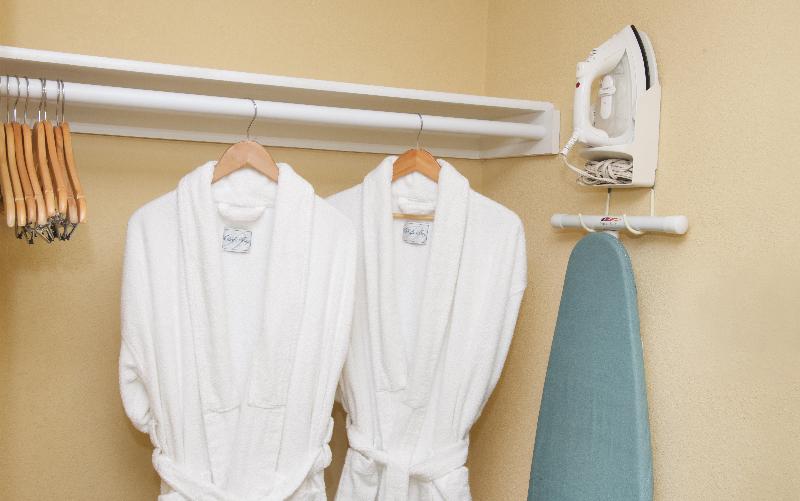 اتاق سوپریور با چشم‌انداز استخر, Diamond Cottage Resort & Spa