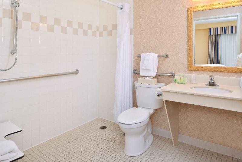 اتاق سوپریور با چشم‌انداز استخر, Diamond Cottage Resort & Spa