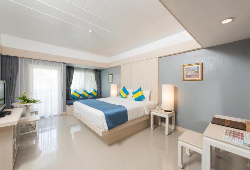 اتاق سوپریور با چشم‌انداز استخر, Diamond Cottage Resort & Spa