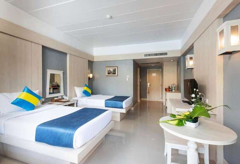 اتاق سوپریور با چشم‌انداز استخر, Diamond Cottage Resort & Spa