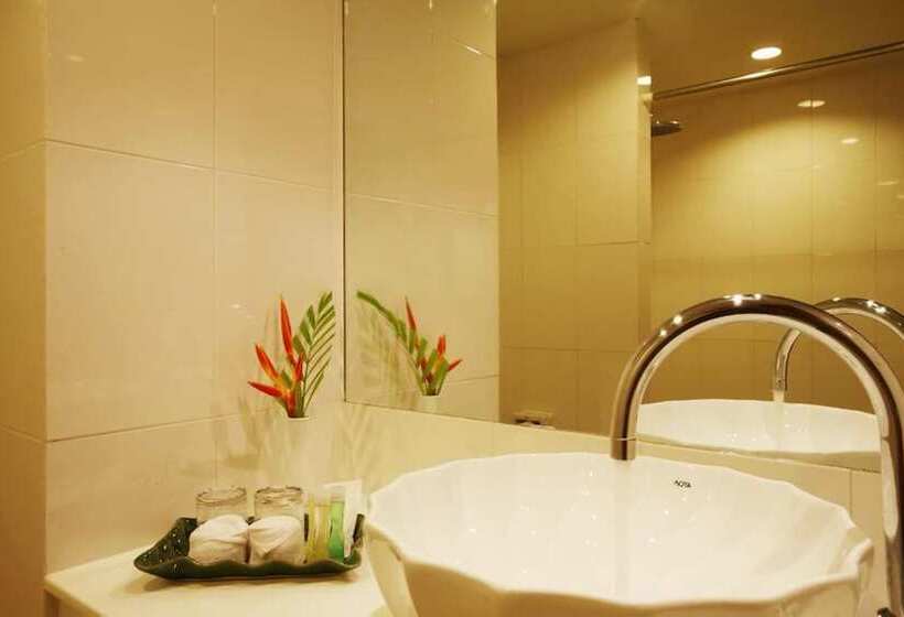 اتاق سوپریور با چشم‌انداز استخر, Diamond Cottage Resort & Spa