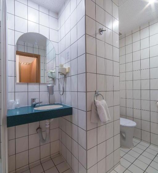 חדר סטנדרט יחיד, Festival