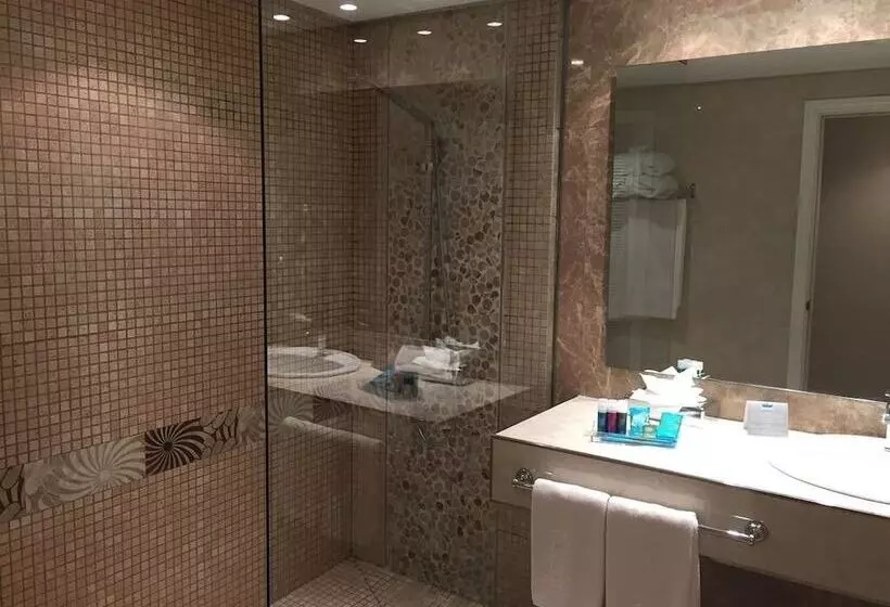 سوییت خانوادگی, Lago Garden Apartsuites & Spa