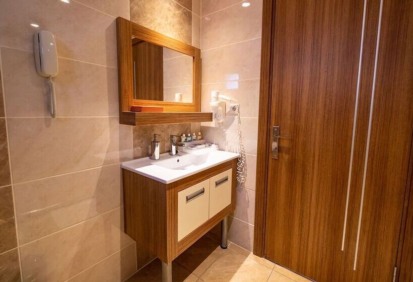 ファミリールーム, Liberty Lykia